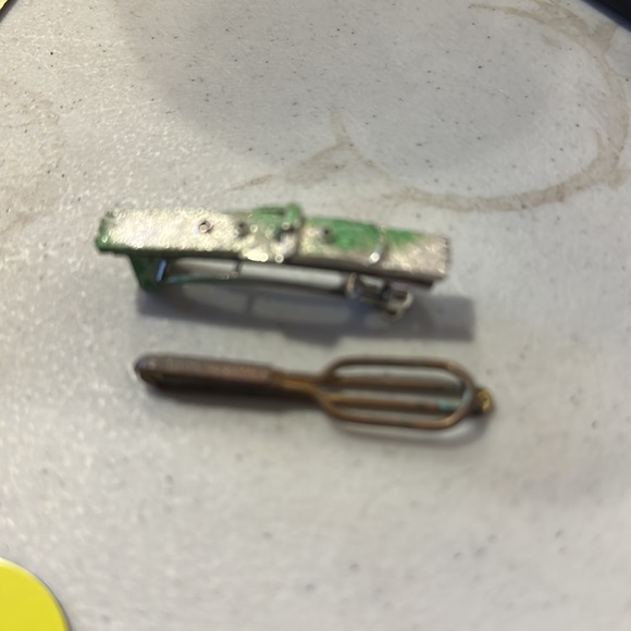 Very Old Patina Metal Buttons - Picture 8 of 8